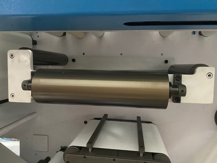 دستگاه چاپ لیبل فلکسو کاغذ با اسلیتر